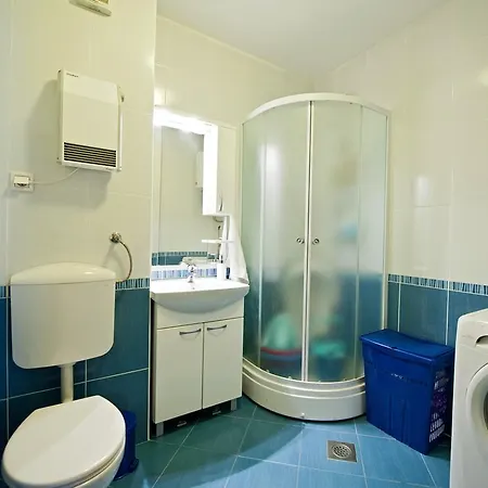 Apartman D&l * Podstrana