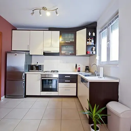 Apartman D&l Daire Podstrana